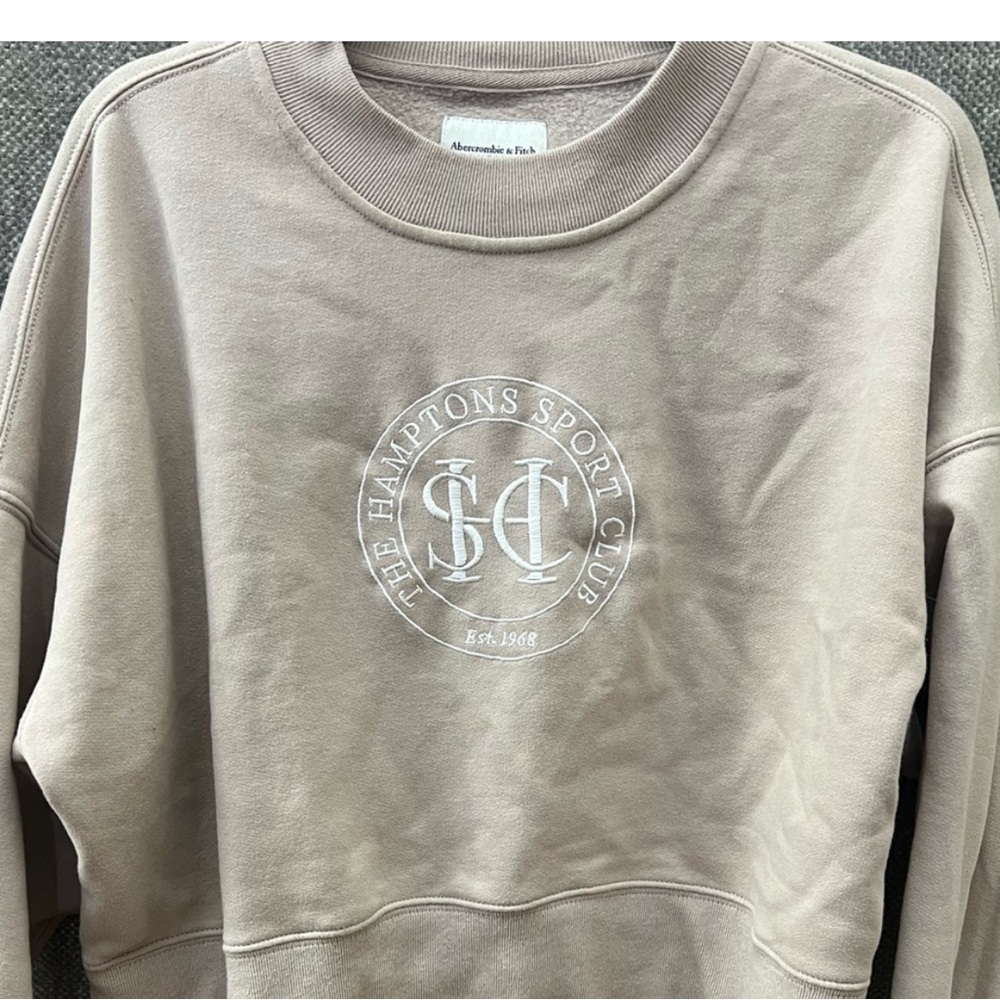 Abercrombie Embroidered Crew Neck Sweatshirt size Large